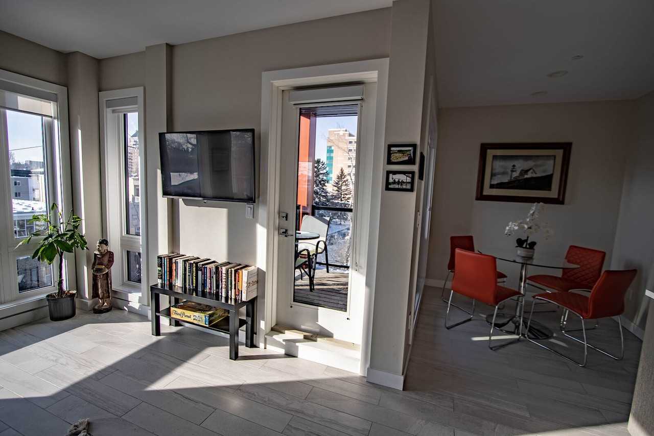 108 23 Ave Sw - Photo 4 of 26