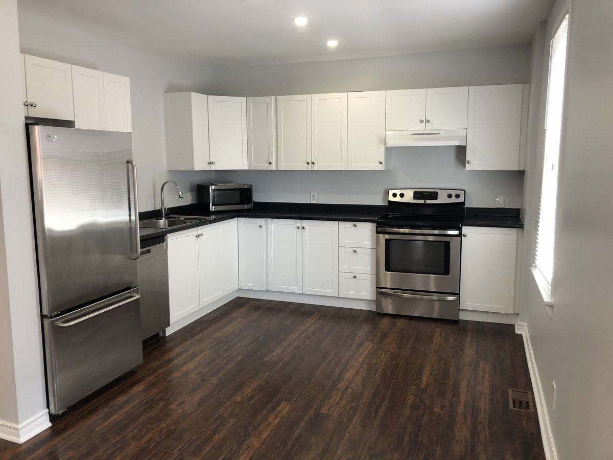 119 Hinton Ave N - Photo 5 of 14