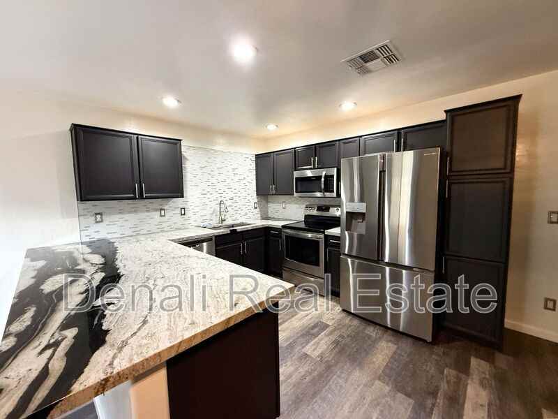 15634 N 29th Way - Photo 5 of 19