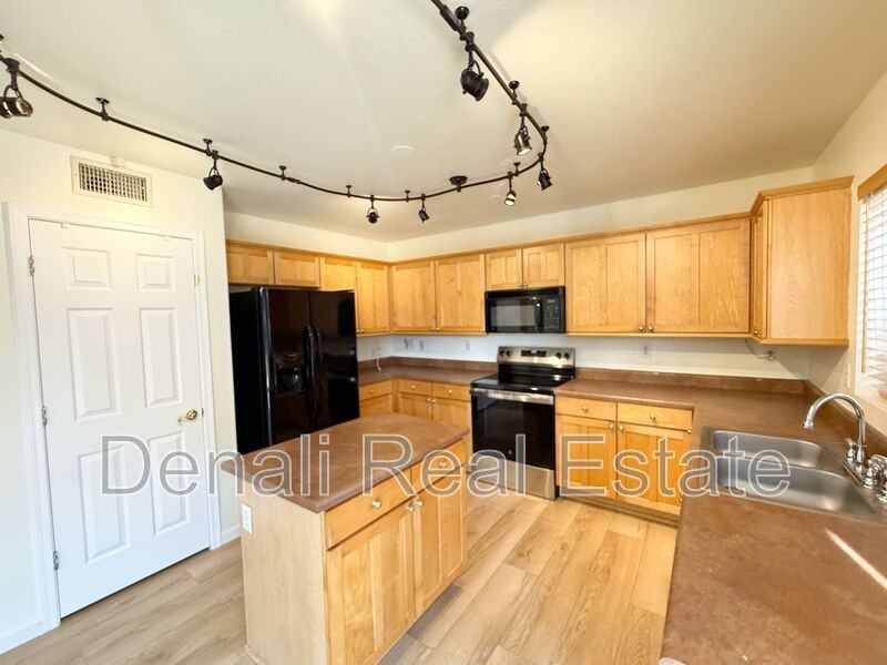 16283 N 159th Dr - Photo 7 of 25