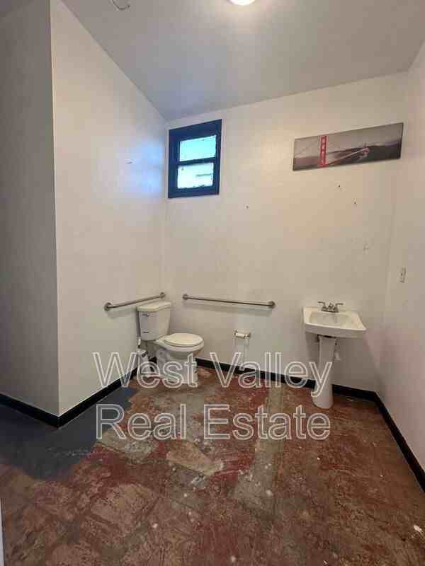 422 North St - Photo 4 of 7