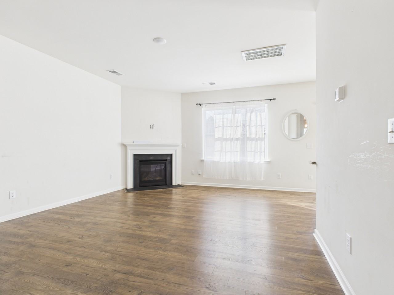 2032 Highland Knoll Dr #1 - Photo 4 of 24