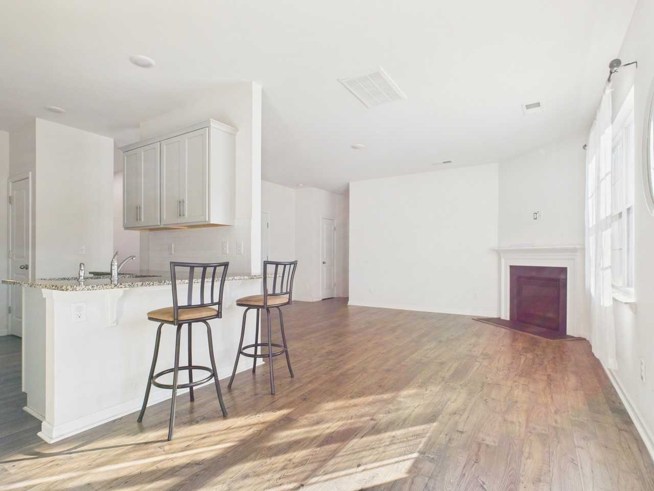 2032 Highland Knoll Dr #1 - Photo 5 of 24