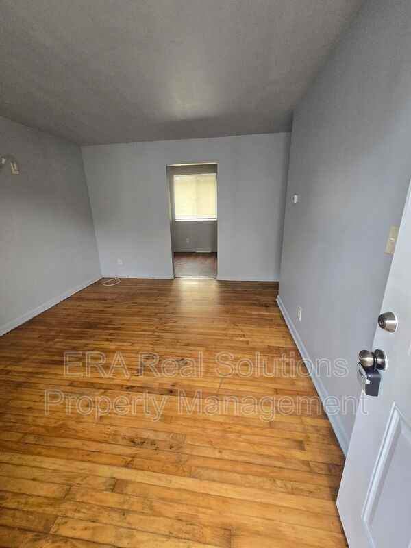 373 S Burgess Ave - Photo 2 of 13