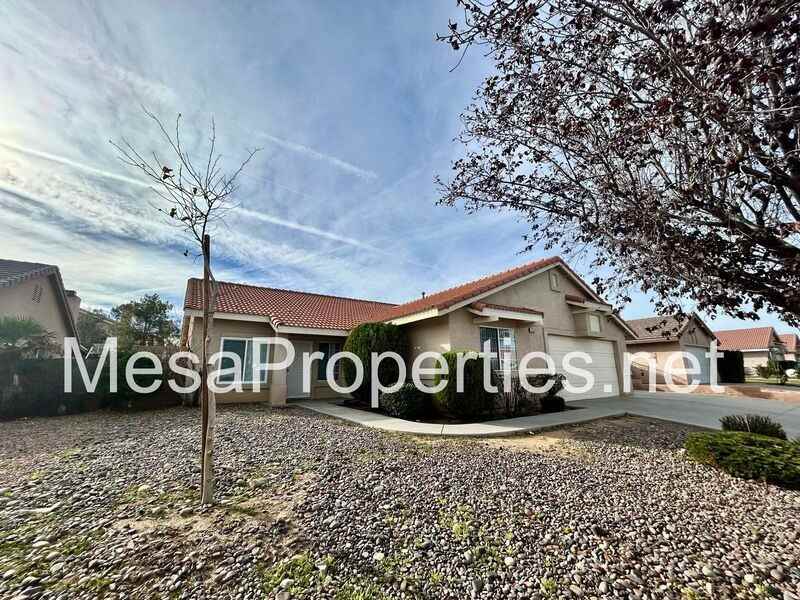 12323 Honeybear Ln - Photo 2 of 26