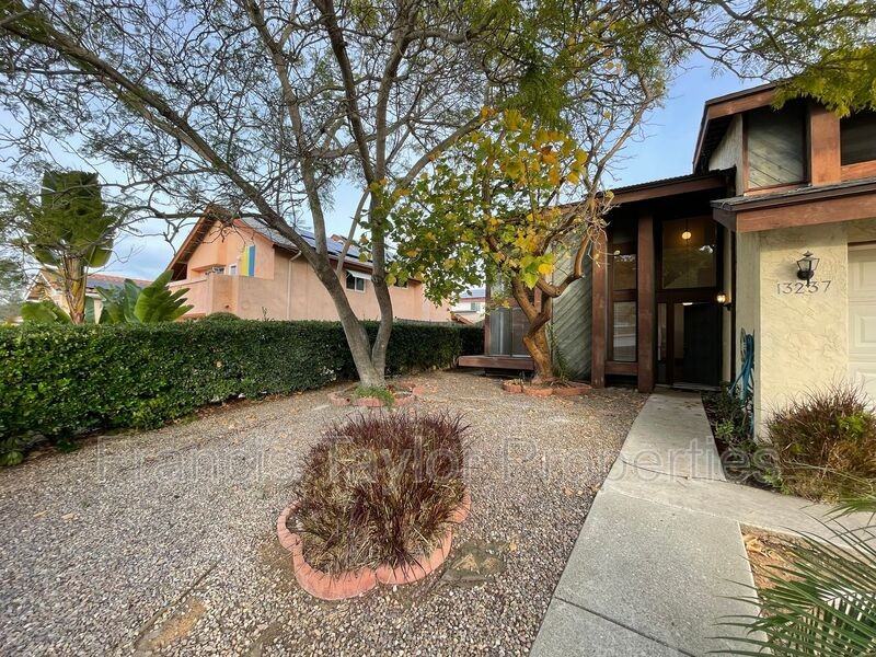 13237 Sundance Ave - Photo 2 of 38