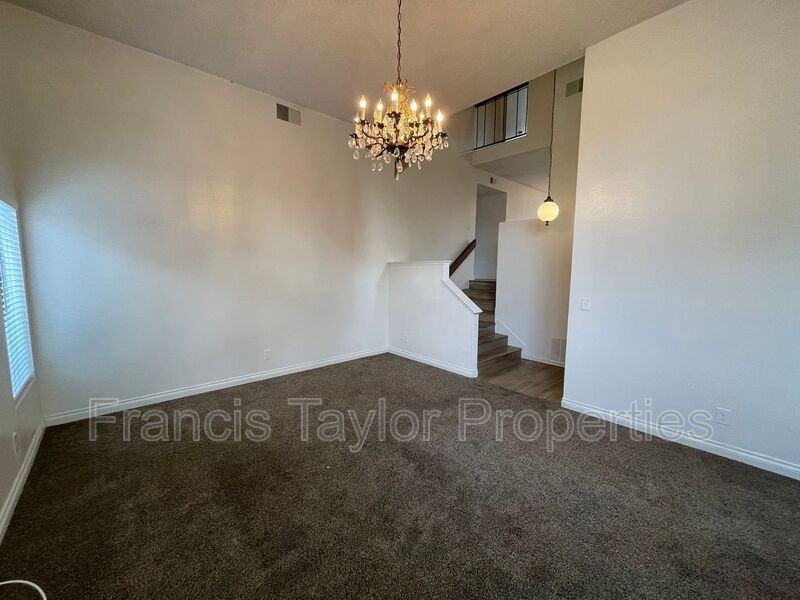 13237 Sundance Ave - Photo 4 of 38