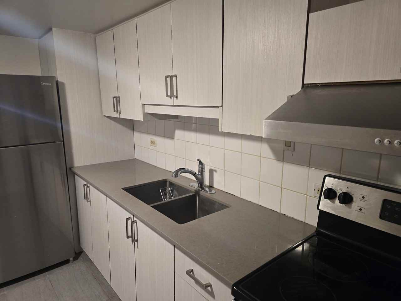 24 Falaise Road #LWR - Photo 3 of 13