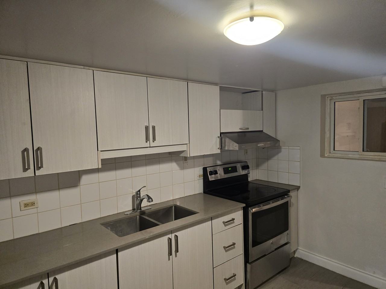 24 Falaise Road #LWR - Photo 4 of 13