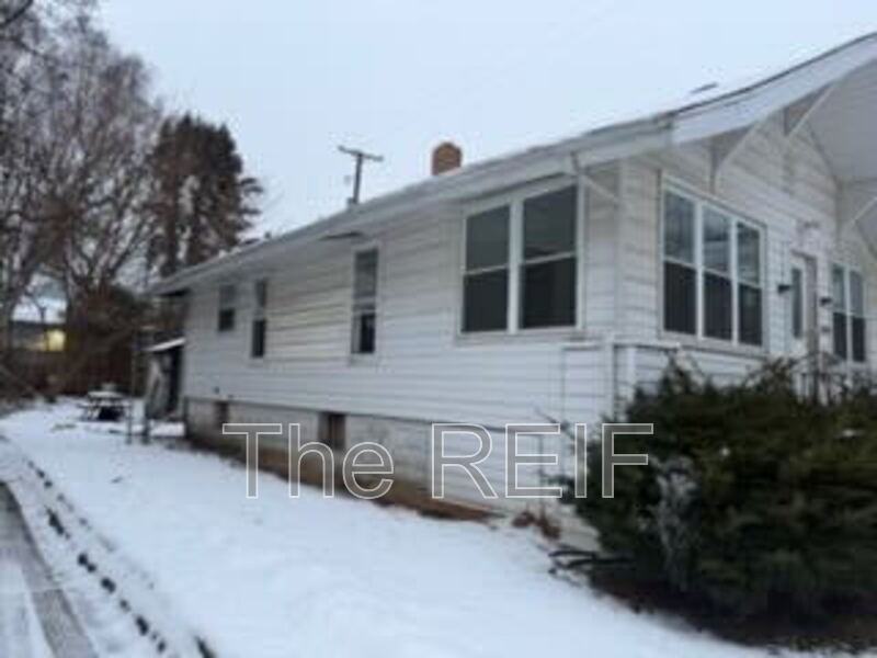 1553 Illinois Ave - Photo 2 of 30