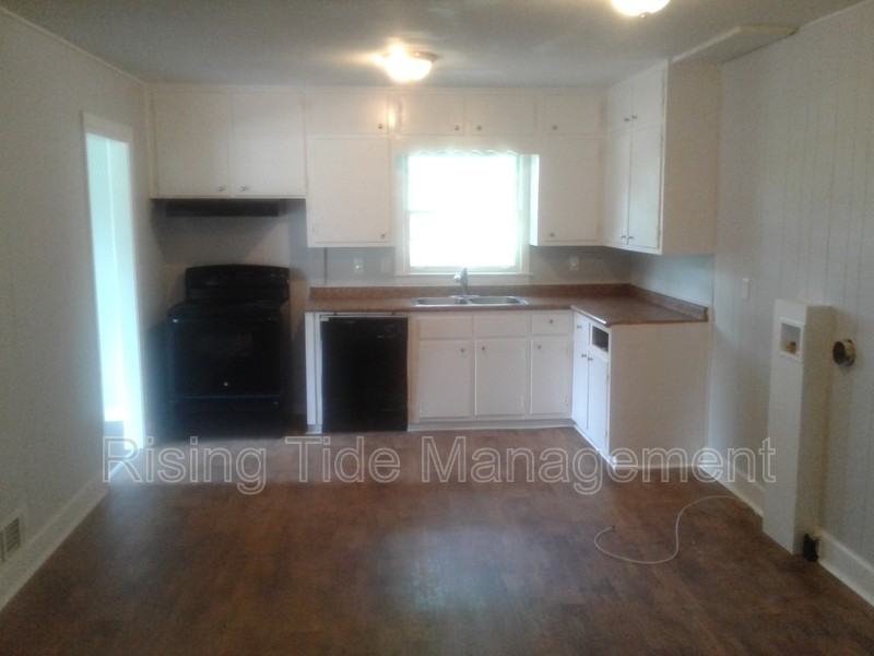 2817 3rd St Nw - Photo 7 of 8