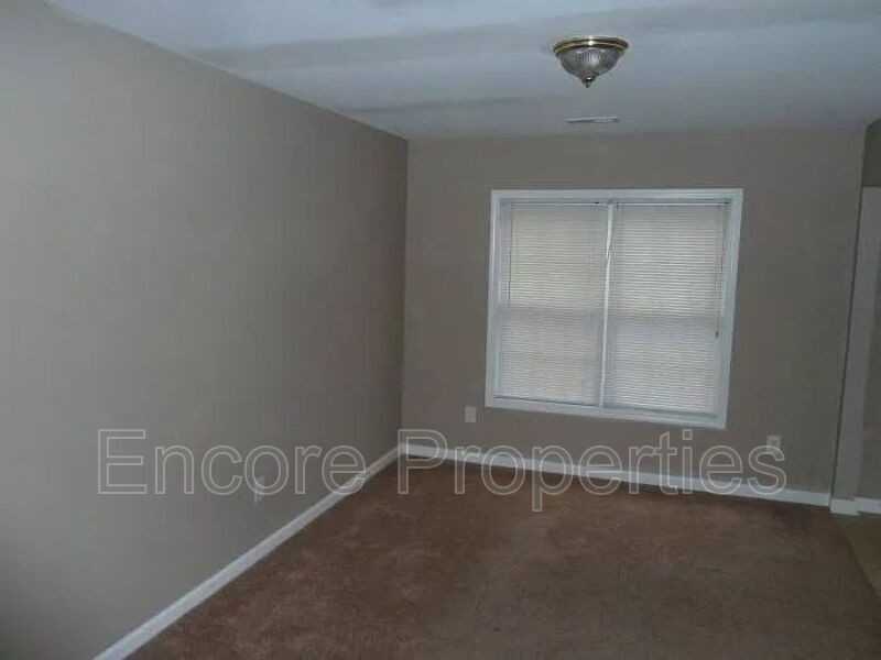 2004 Hart St #B - Photo 2 of 9