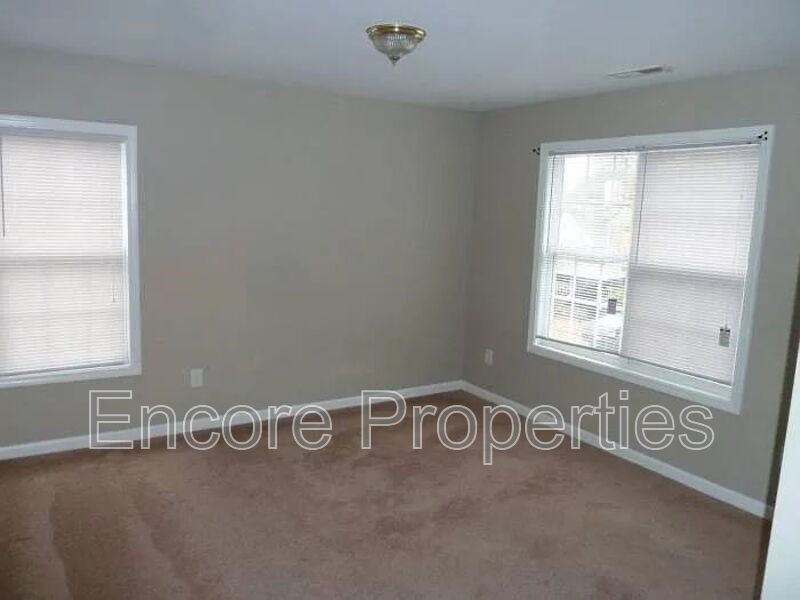 2004 Hart St #B - Photo 6 of 9