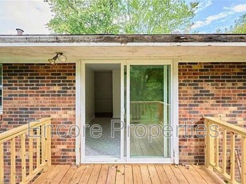 1502 Larson St - Photo 2 of 11