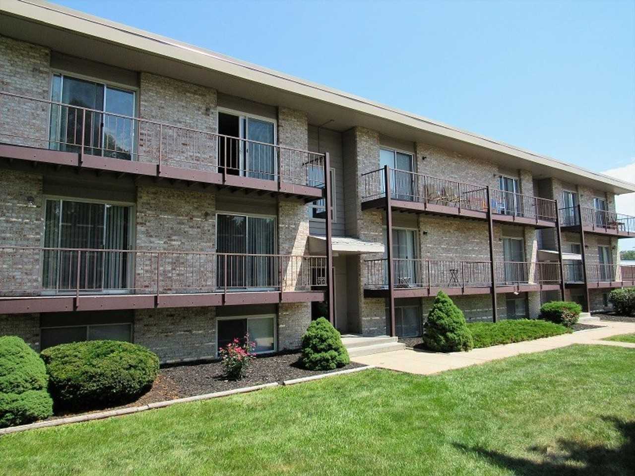 Bel Court Apartments - Photo 2 of 15