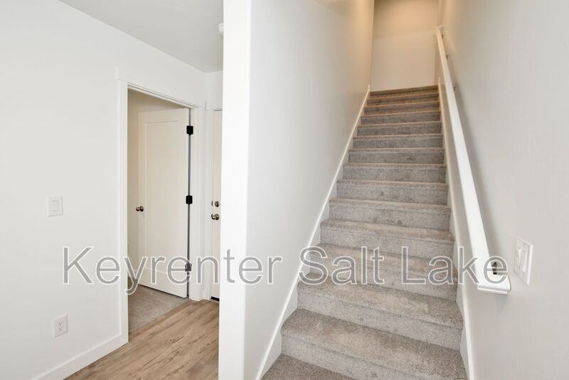 1590 Southwest #302 - Photo 4 of 22