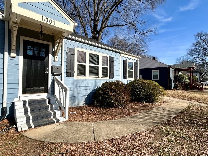 1001 Lunsford Pl - Photo 3 of 29