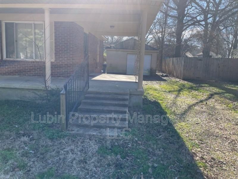 1715 Warner Ave - Photo 2 of 7