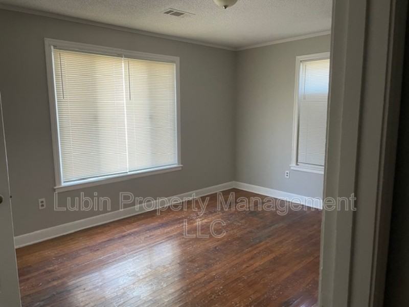 1715 Warner Ave - Photo 5 of 7