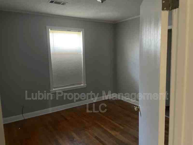 1715 Warner Ave - Photo 6 of 7