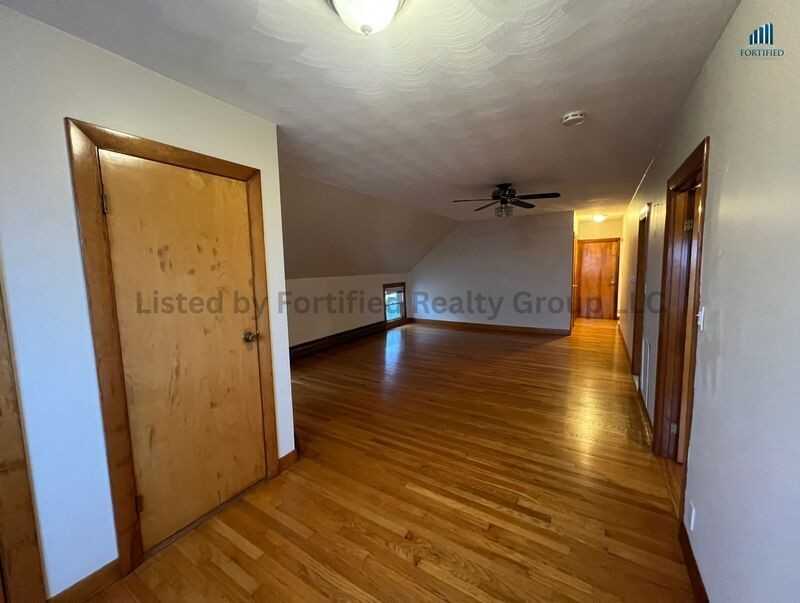 455 Middle St #3 - Photo 3 of 19