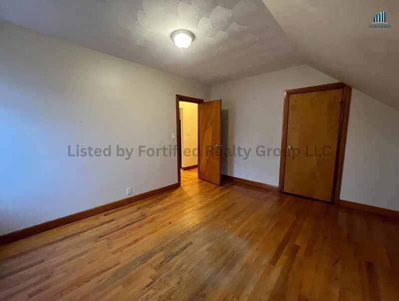 455 Middle St #3 - Photo 5 of 19