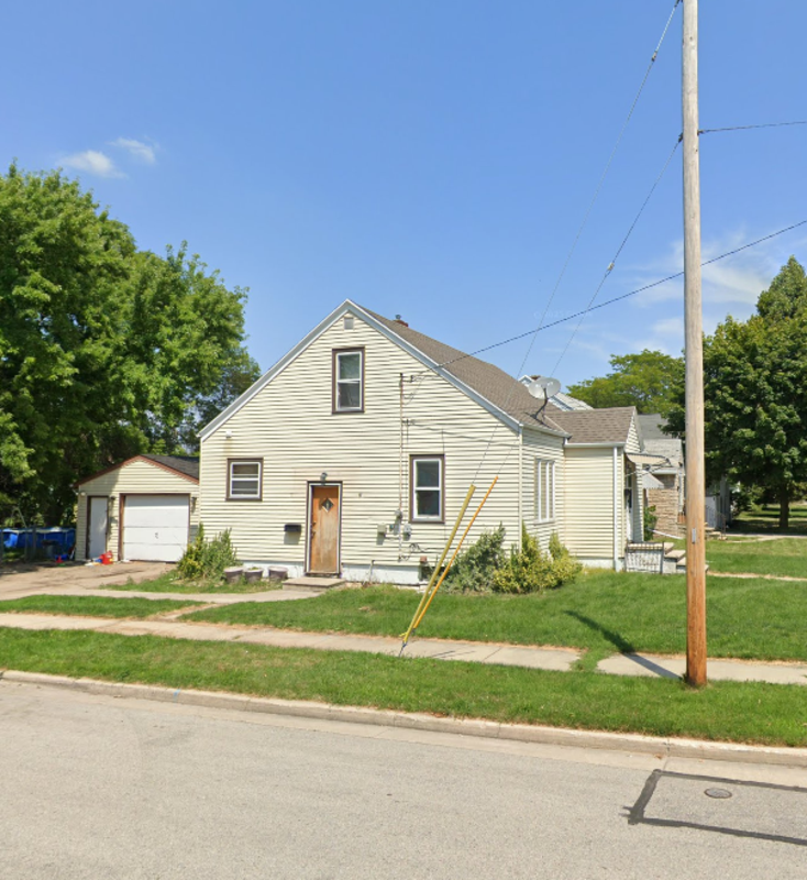 452 Bellevue St - Photo 2 of 2