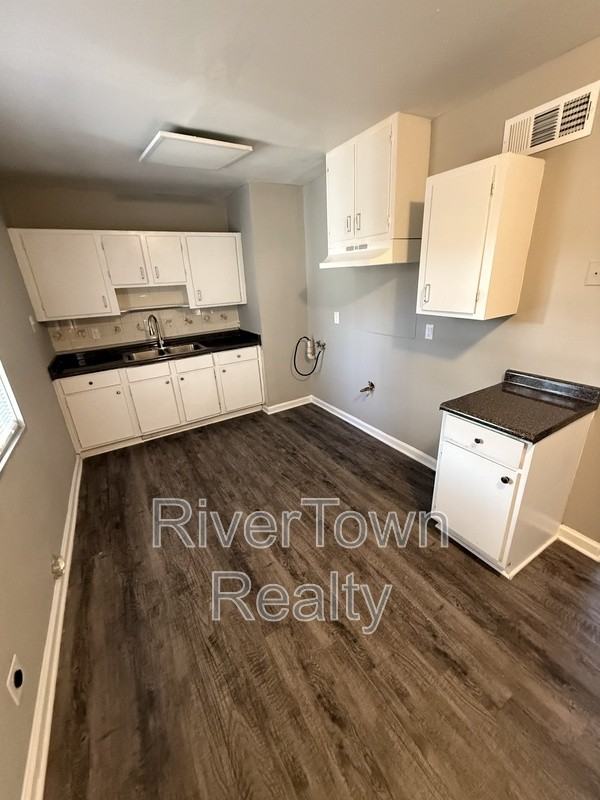 1337 Haywood Ave - Photo 3 of 8