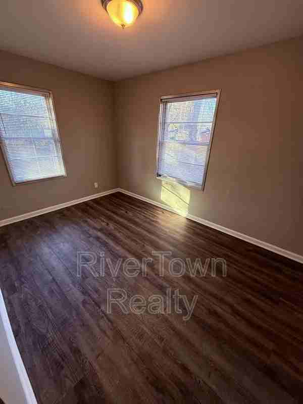 1337 Haywood Ave - Photo 5 of 8