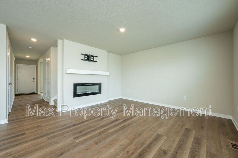 4308 Ne 15th St - Photo 3 of 19