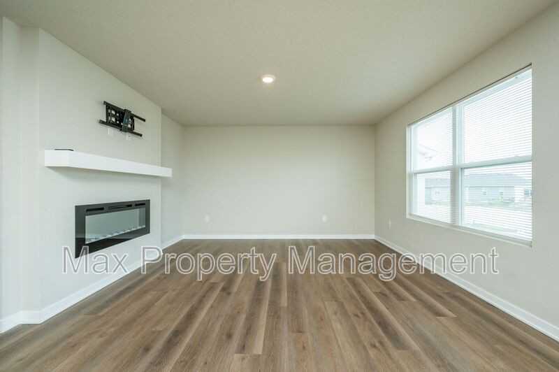 4308 Ne 15th St - Photo 4 of 19