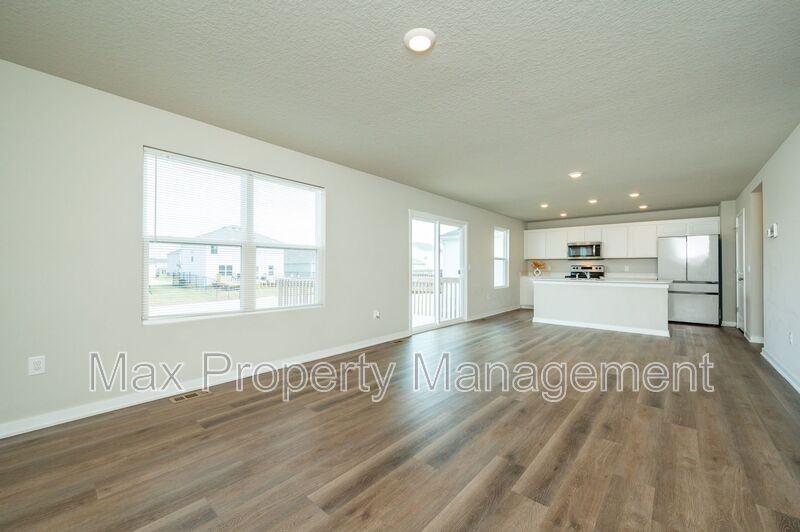 4308 Ne 15th St - Photo 5 of 19