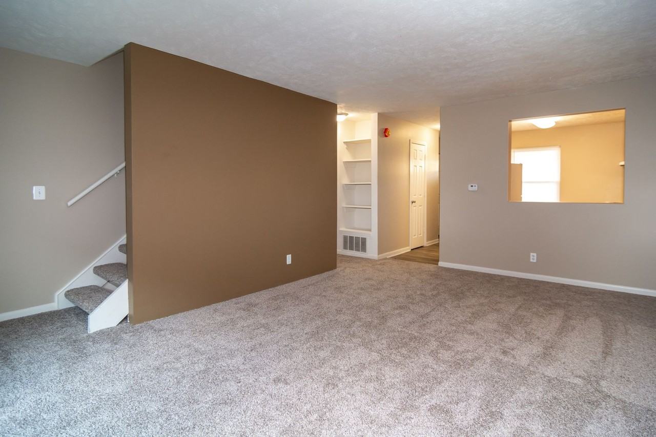 556 N 88th Plz - Photo 7 of 36