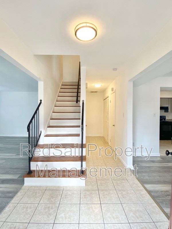 393 Jury Ln #F - Photo 2 of 19