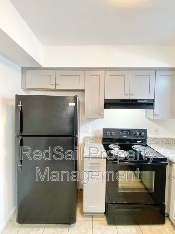 393 Jury Ln #F - Photo 5 of 19