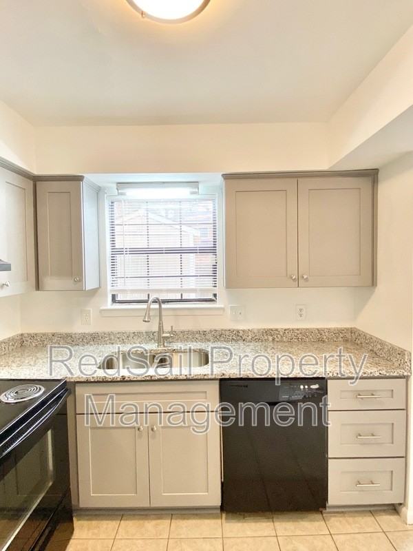 393 Jury Ln #F - Photo 6 of 19