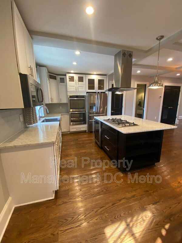 715 Florida Ave Ne #A - Photo 6 of 23