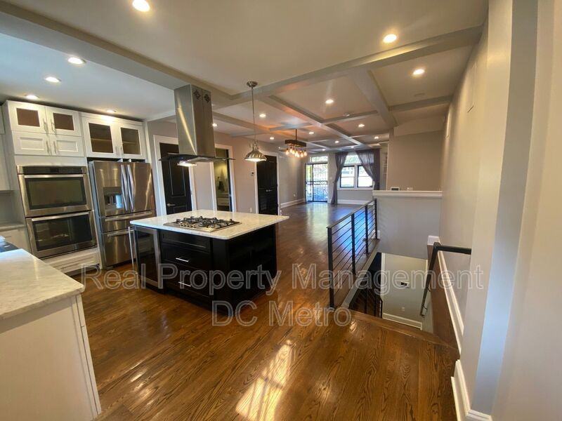 715 Florida Ave Ne #A - Photo 7 of 23