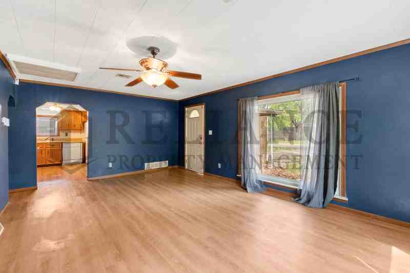 2903 W Douglas Ave - Photo 3 of 20