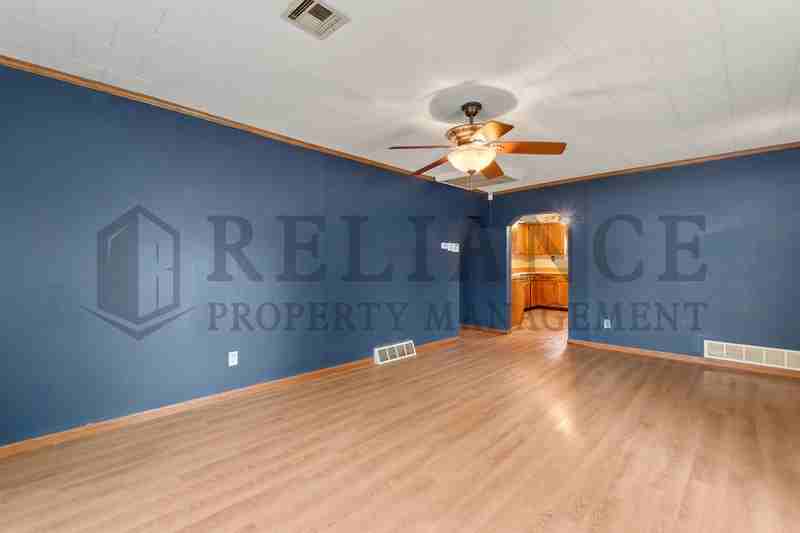 2903 W Douglas Ave - Photo 5 of 20