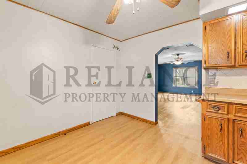 2903 W Douglas Ave - Photo 6 of 20