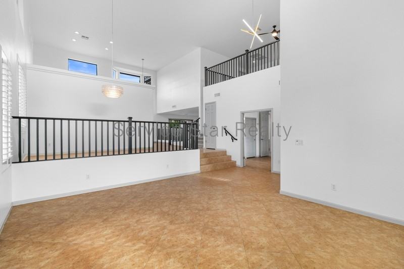 4402 W Dorsaneo Ln - Photo 5 of 41