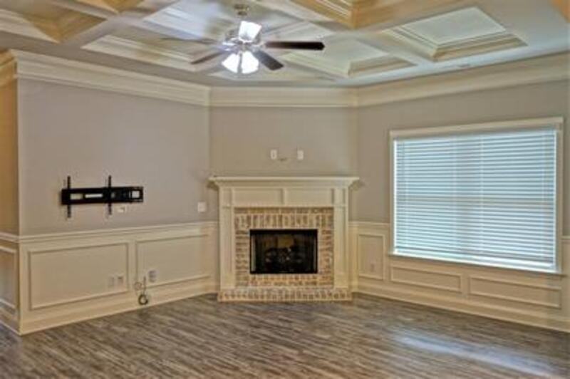 7608 Graydon St Nw - Photo 3 of 21