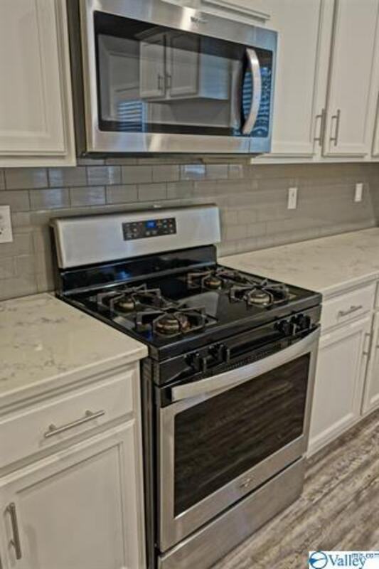 7608 Graydon St Nw - Photo 6 of 21