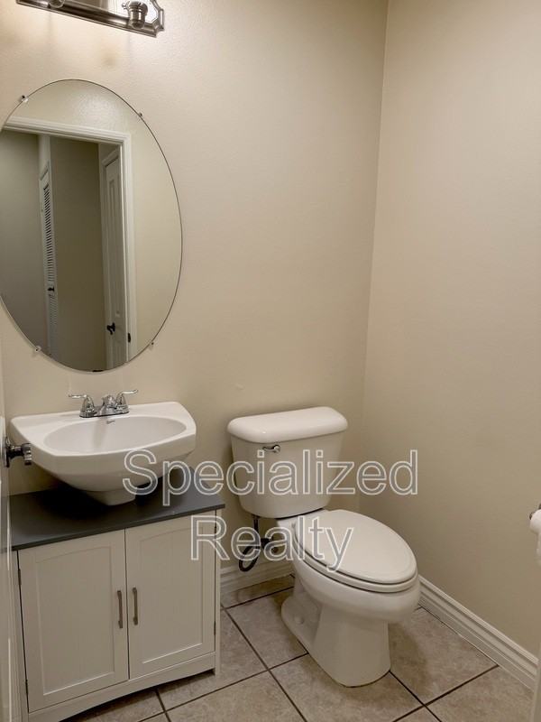 5716 Whitsett Ave #12 - Photo 7 of 11