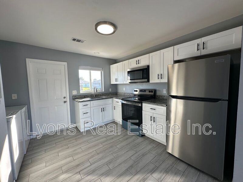 139 Gordon Ave S - Photo 6 of 16