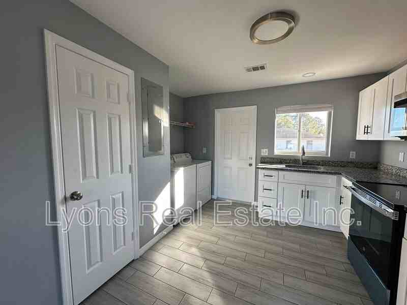 139 Gordon Ave S - Photo 7 of 16