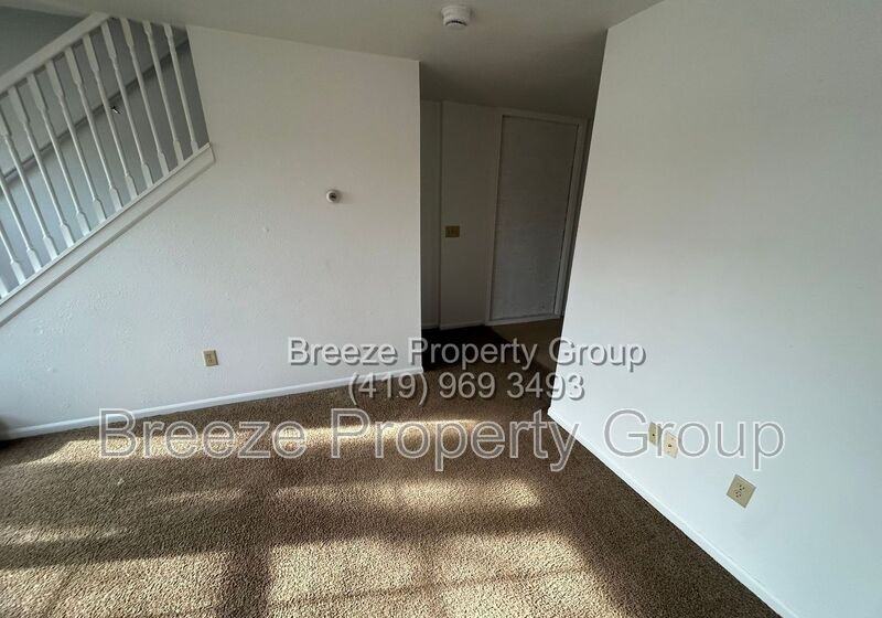 631 Hope St - Photo 2 of 11