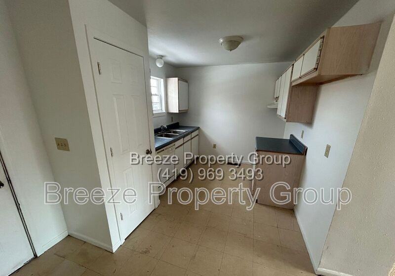 631 Hope St - Photo 3 of 11