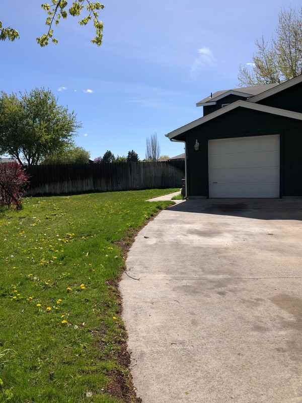 550 Ne Negus Loop - Photo 3 of 32